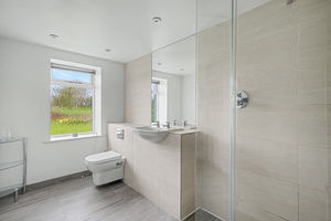 En Suite- click for photo gallery